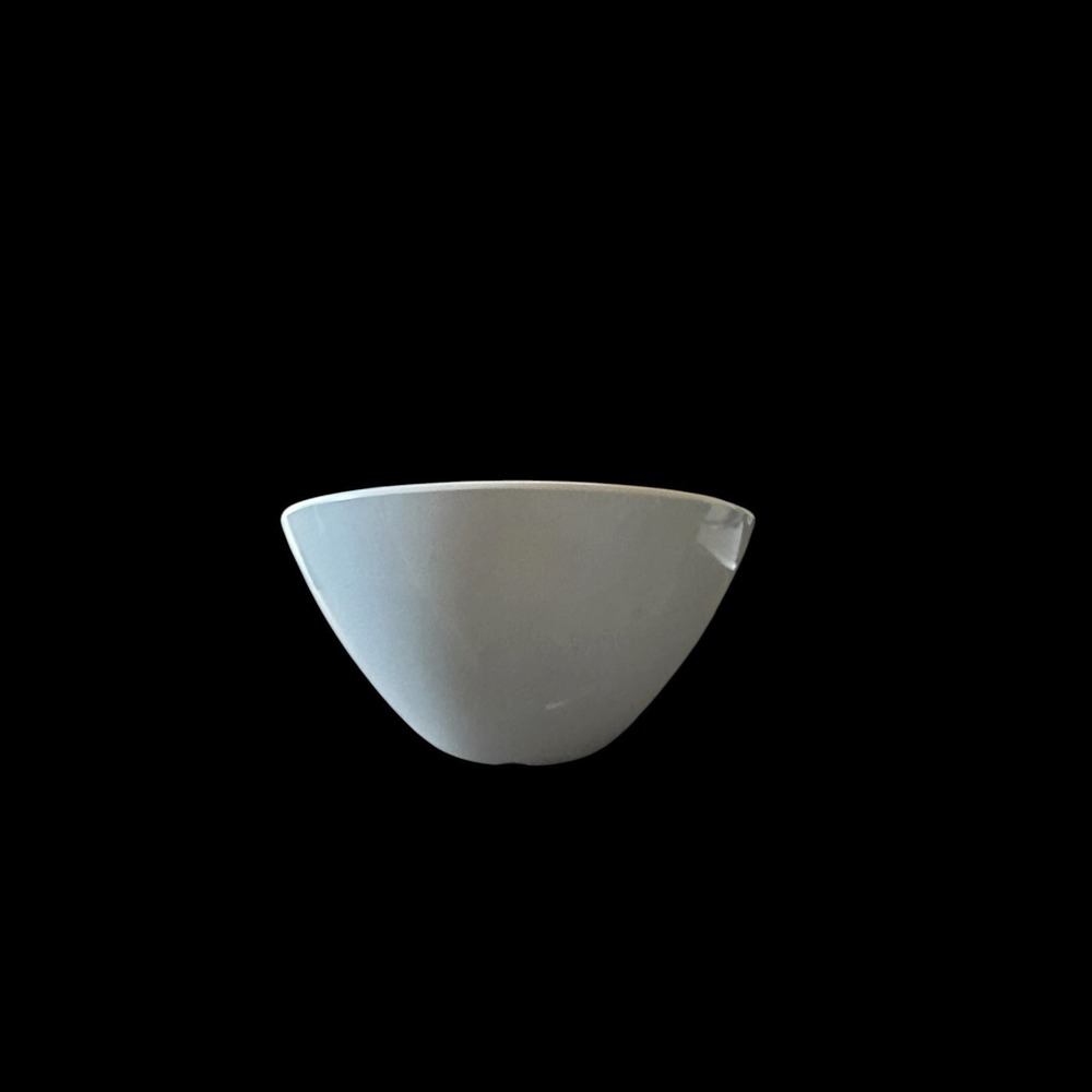 Carlisle Balsam 55544 White Melamine Angled Display Bowl 26 oz 8" - Picture 5 of 5